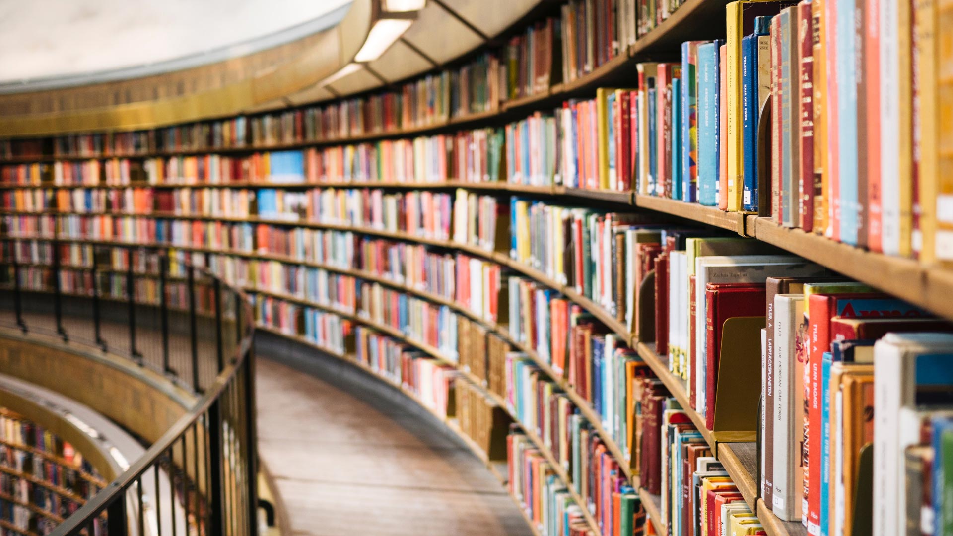 #STRask: Can You Recommend Good Books with More In-Depth Information and Ideas?